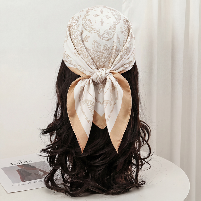 وشاح مربع من الساتان الحريري ب - مراجعة Silk Neck Scarf وسعره